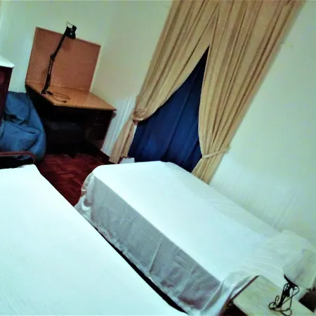 Vivienda En La Playa De Surfistas! Baleal-portugal - Hasta 11 Pax * 페렐