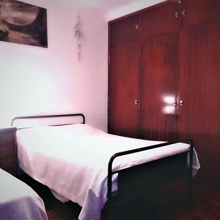 Vivienda En La Playa De Surfistas! Baleal-portugal - Hasta 11 Pax * 페렐